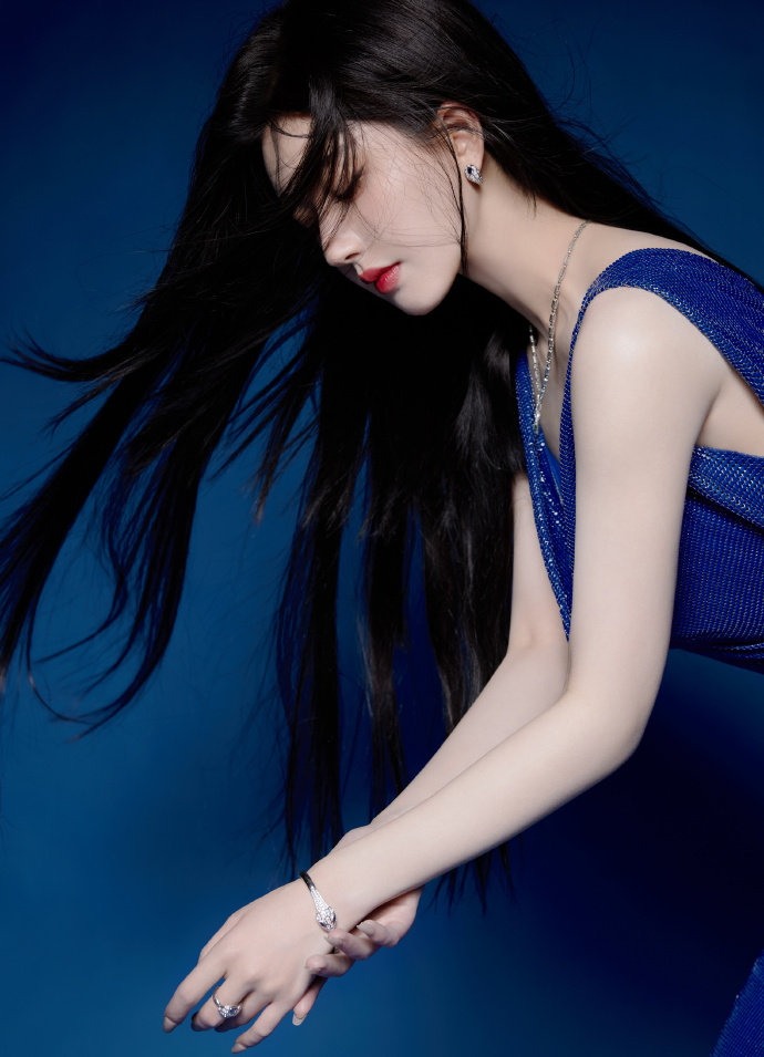 九游会真人第一品牌游戏合营林小曼再次纠缠